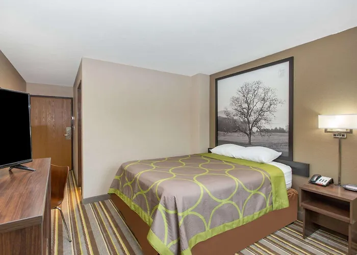 Super 8 By Wyndham Chattanooga Lookout Mountain Tn