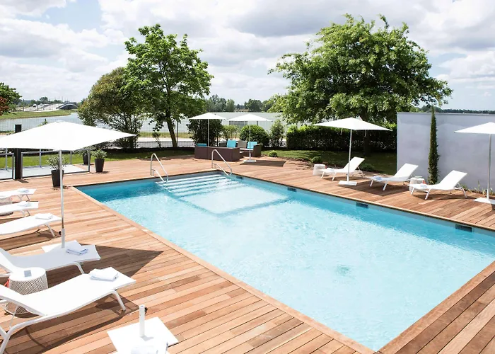 Bordeaux Hotels With Pool