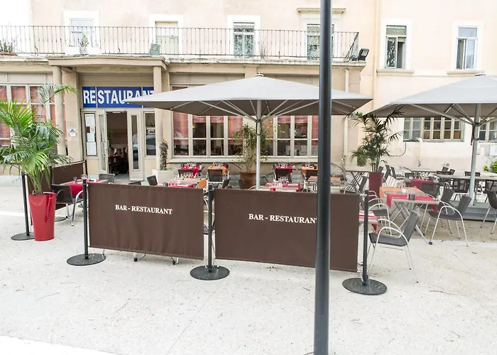 Kyriad Orange Centre Ville - Hotel Restaurant Bar - Galerie D'Art Des Princes - Provence Alpes Cote'Azur - France - Autoroute A7-A9 - Exit21- Chateauneuf-Du-Pape Avignon Bollene Nimes Valence - Terrasse - Repas - Petit Dejeuner