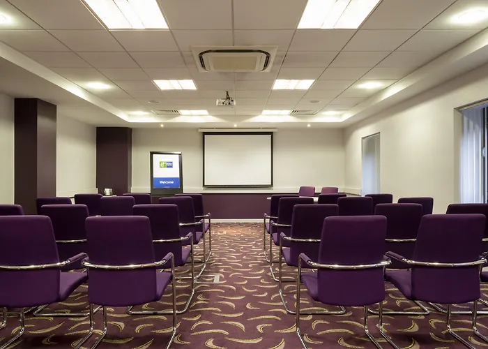 Holiday Inn Express Dunstable By Ihg