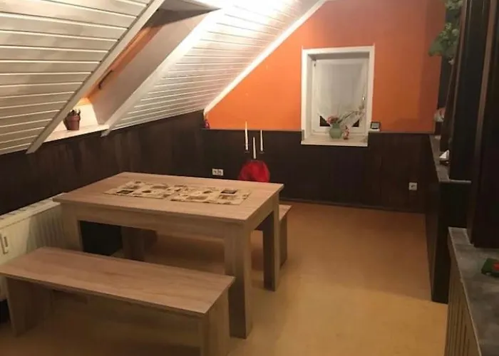 Gemütliche 3 Raum Wohnung im Dachgeschoss