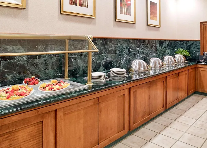 Clarion Hotel Portland Airport Me