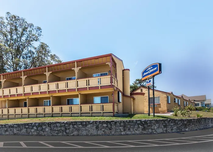 Howard Johnson By Wyndham Santa Cruz