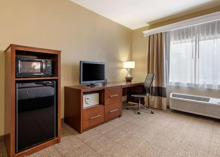 Comfort Suites Fort Collins Near University