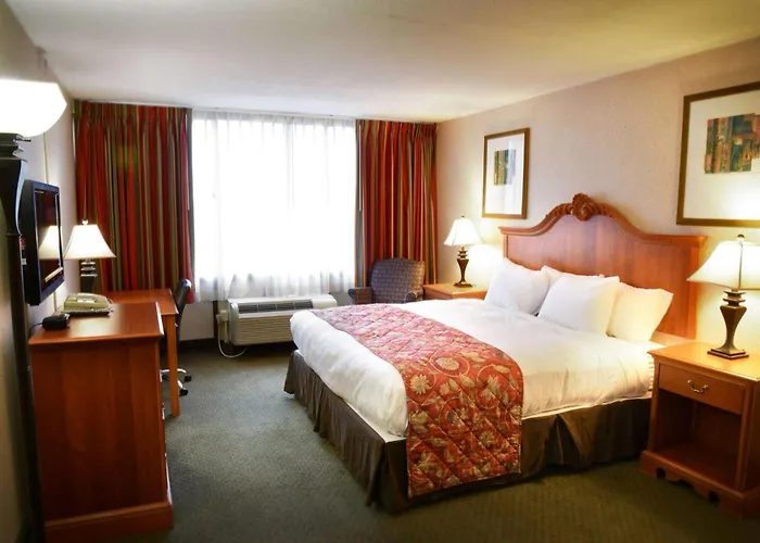 Ramada By Wyndham Triangle/Quantico