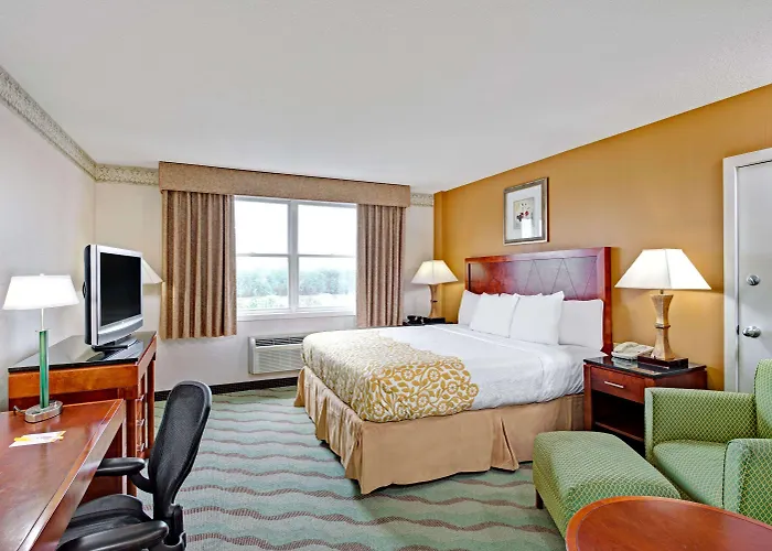 Days Hotel By Wyndham Methuen Ma Conference Center
