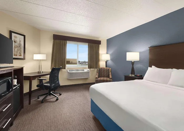 Baymont By Wyndham Owatonna