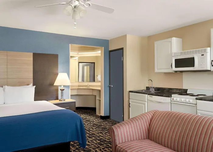 Baymont By Wyndham Ft. Leonard/Saint Robert