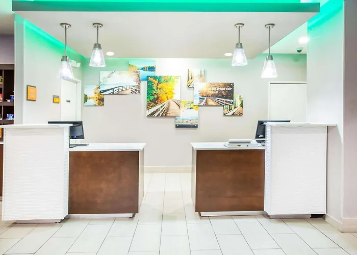 La Quinta Inn And Suites By Wyndham Elkhart