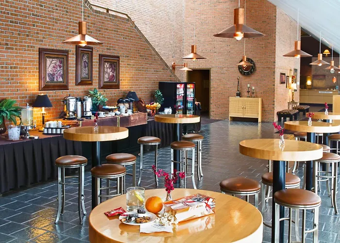 Crowne Plaza Minneapolis West By Ihg