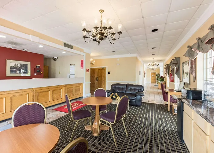 Econo Lodge Inn & Suites Orangeburg
