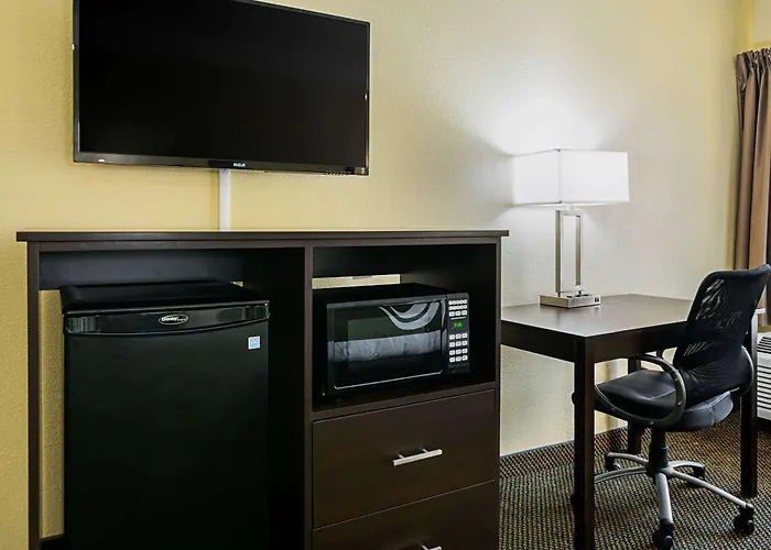 Quality Inn & Suites Greensburg I-74