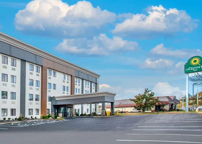 La Quinta Inn & Suites By Wyndham St Louis Hazelwood North