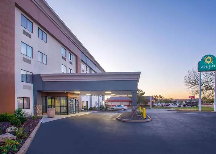 La Quinta Inn & Suites By Wyndham St Louis Hazelwood North