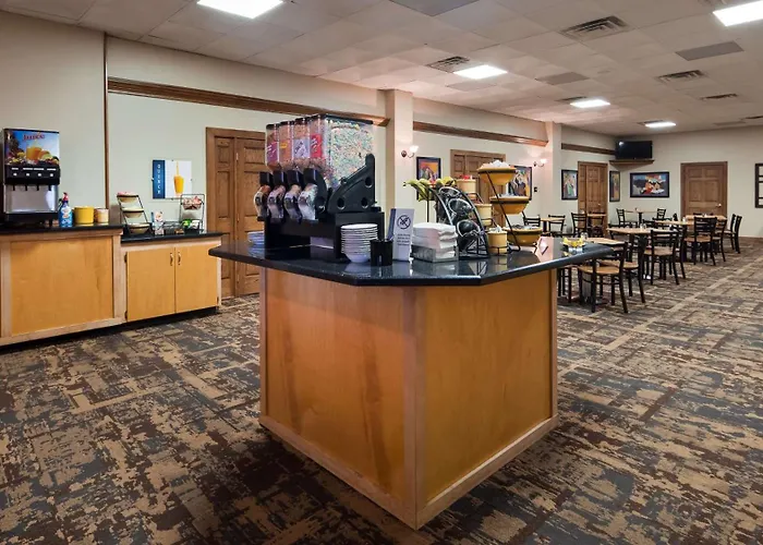 Crossroads Hotel & Event Center