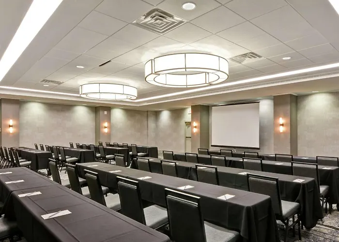 Embassy Suites By Hilton Minneapolis Airport