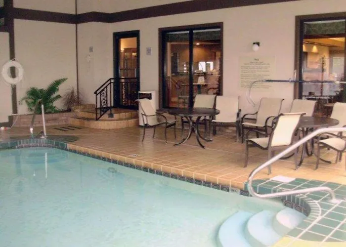 Quality Inn & Suites Searcy I-57