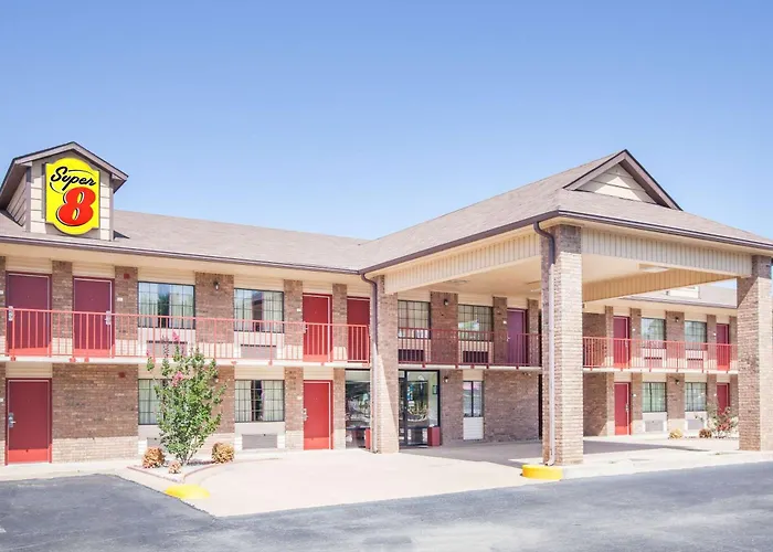Super 8 By Wyndham Clinton