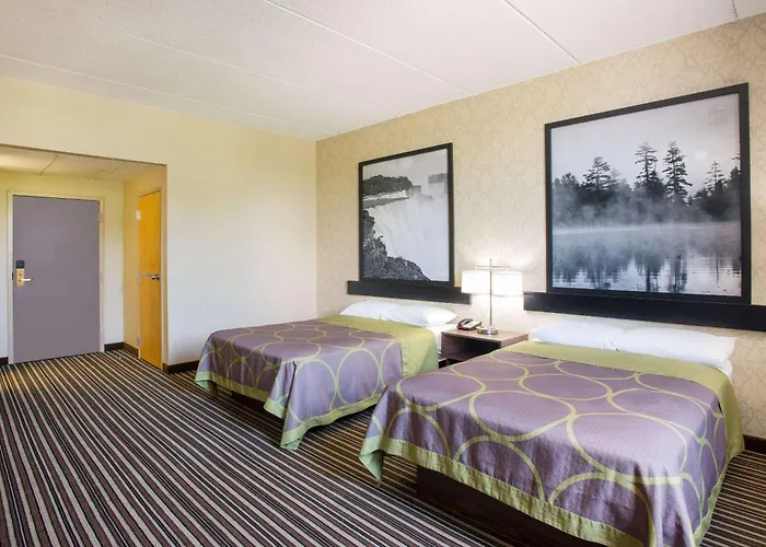 Super 8 By Wyndham Plattsburgh