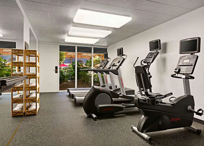 Ramada By Wyndham Clarion