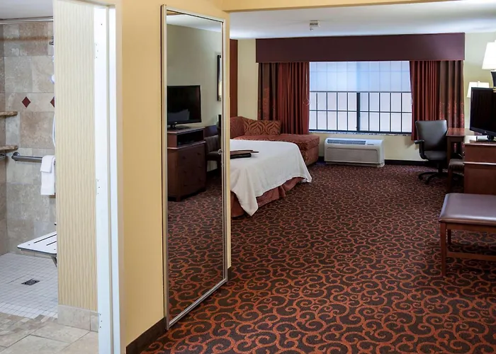 Hampton Inn & Suites Watertown