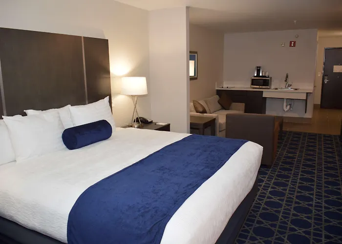 Best Western Plus Rama Inn & Suites