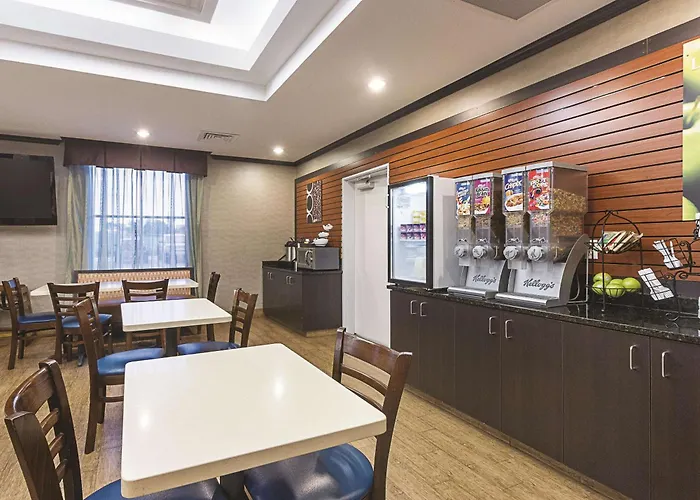 La Quinta Inn & Suites Casino And Bar By Wyndham Glendive