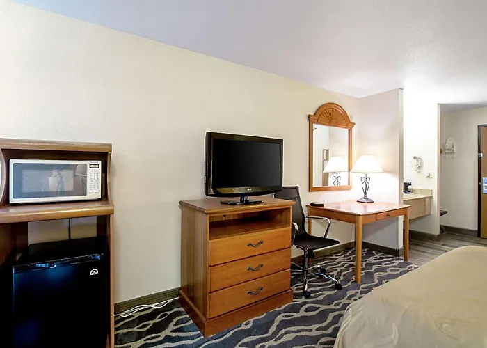Quality Inn Huron
