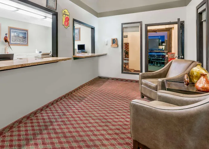 Super 8 By Wyndham Huron