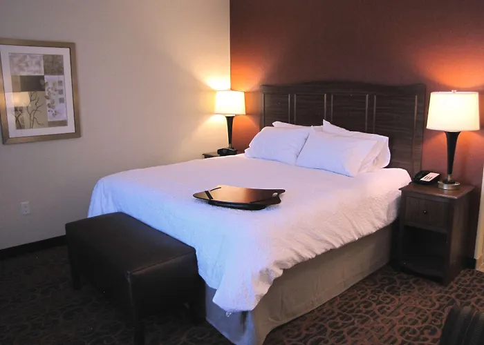 Hampton Inn & Suites Jamestown