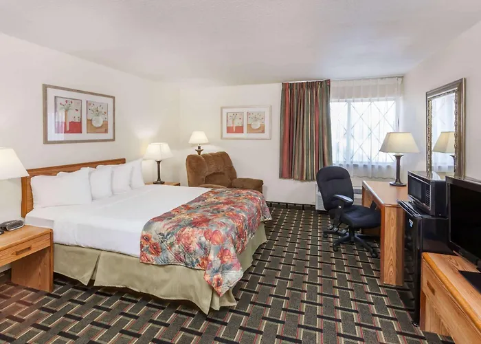 Baymont By Wyndham Decatur