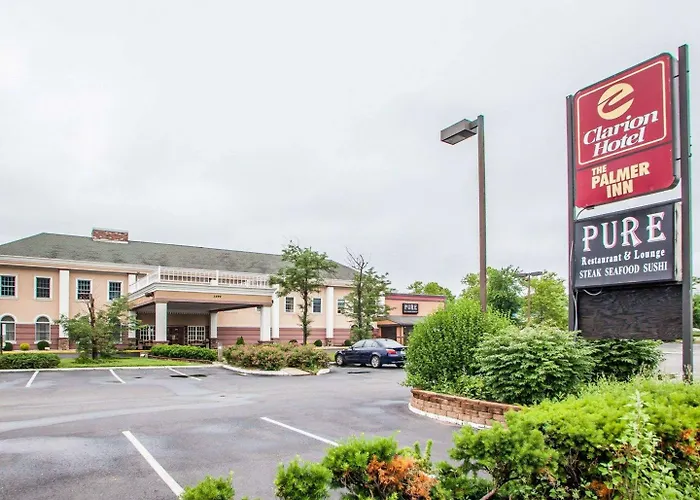 Clarion Hotel Palmer Inn