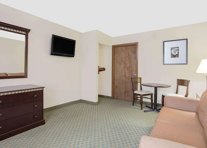 Super 8 By Wyndham Danville