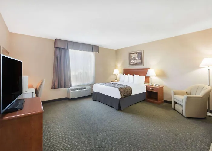 Ramada By Wyndham Clairmont/Grande Prairie