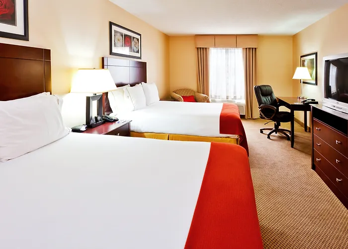 Holiday Inn Express & Suites Dickson By Ihg