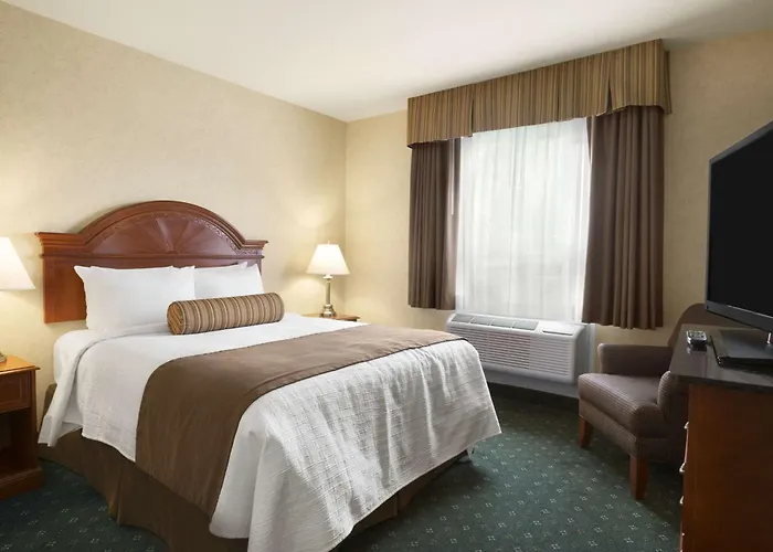 Travelodge By Wyndham Strathmore