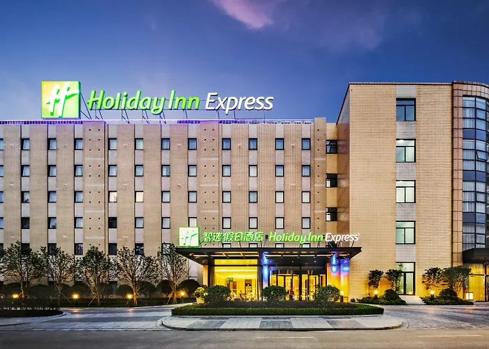 Holiday Inn Express Shaoxing Paojiang By Ihg