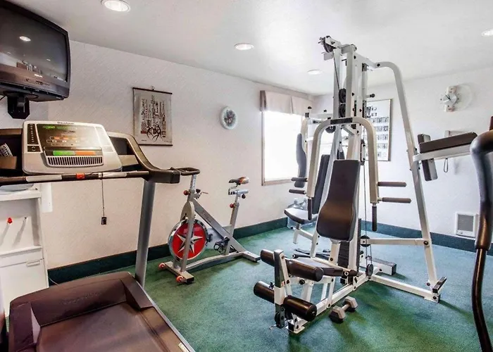 Quality Inn & Suites Bremerton Near Naval Shipyard