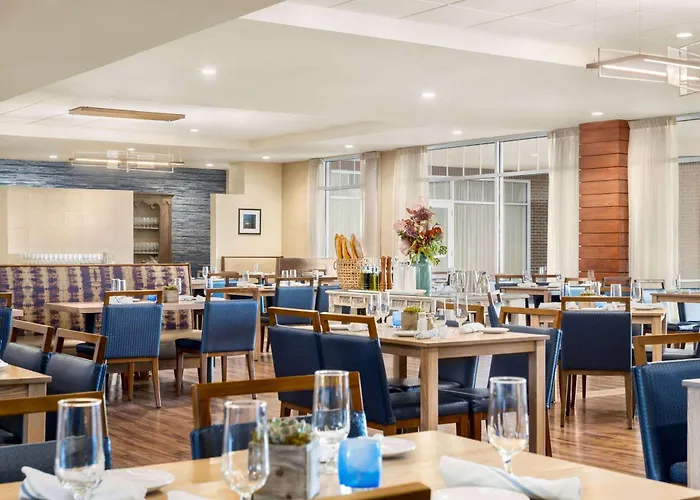 Wyndham Newport Hotel