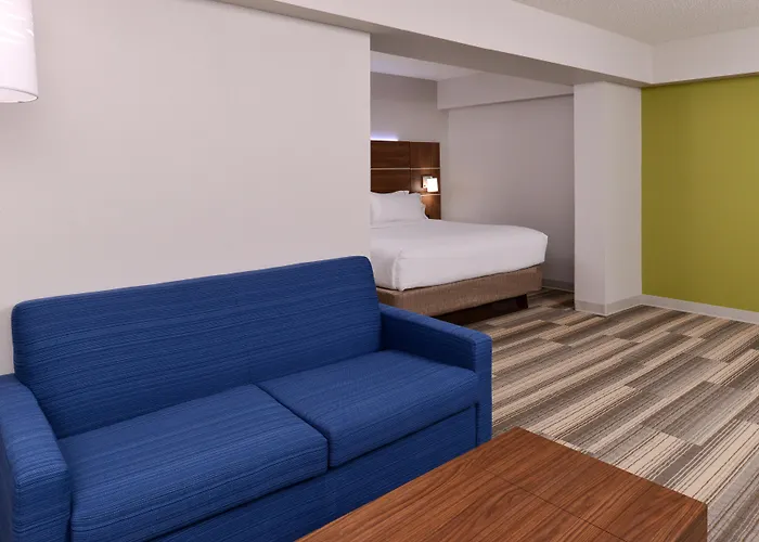 Holiday Inn Express & Suites Raleigh Ne - Medical Ctr Area By Ihg