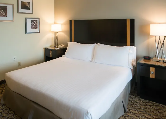 Holiday Inn Express Hotel & Suites Chanhassen By Ihg