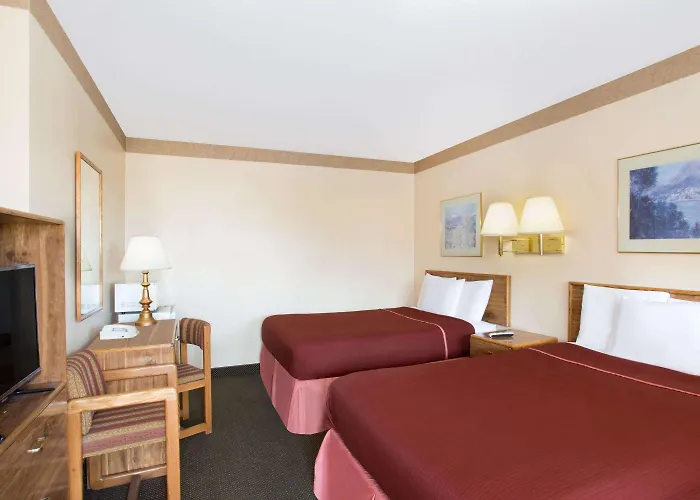 Howard Johnson By Wyndham Brigham City