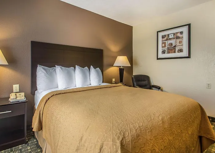 Quality Inn & Suites Decorah