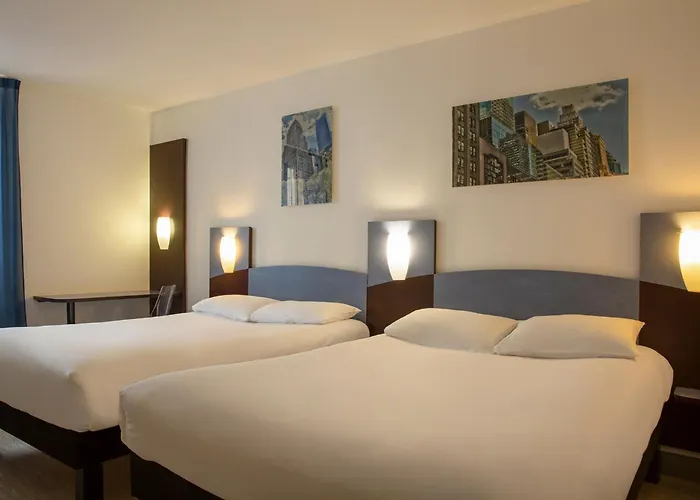 Hotel The Originals Access - Proche Centre-Ville - Gare