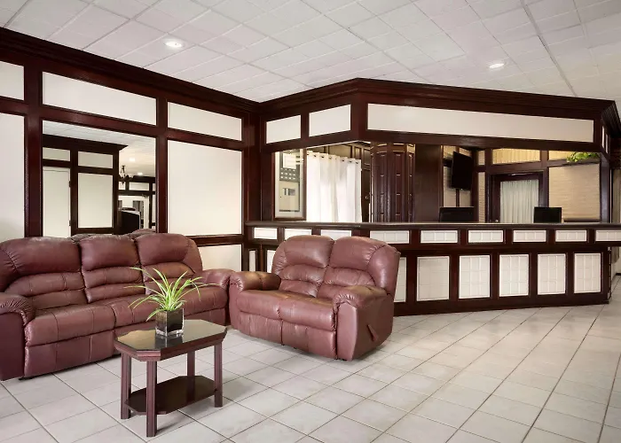 Travelodge By Wyndham Conference Centre & Suites Whitecourt