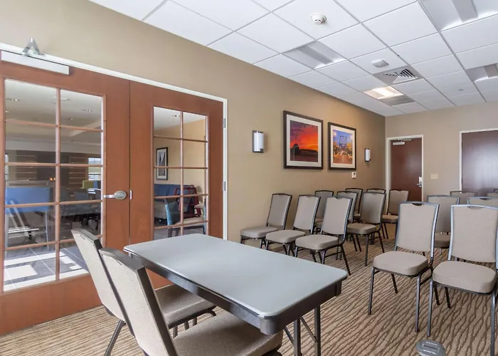 Comfort Inn & Suites - Harrisburg Airport - Hershey South