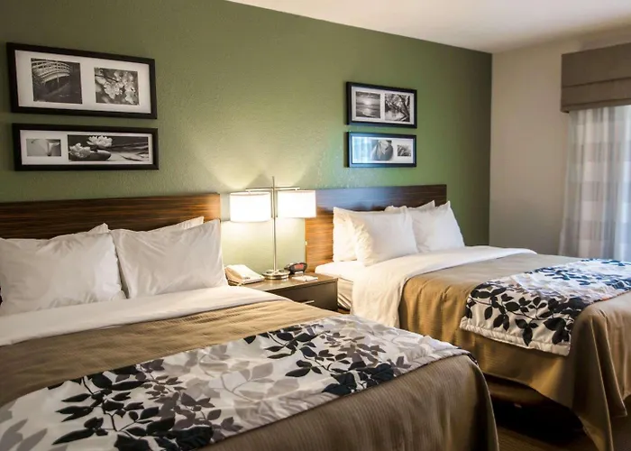 Sleep Inn & Suites Garden City