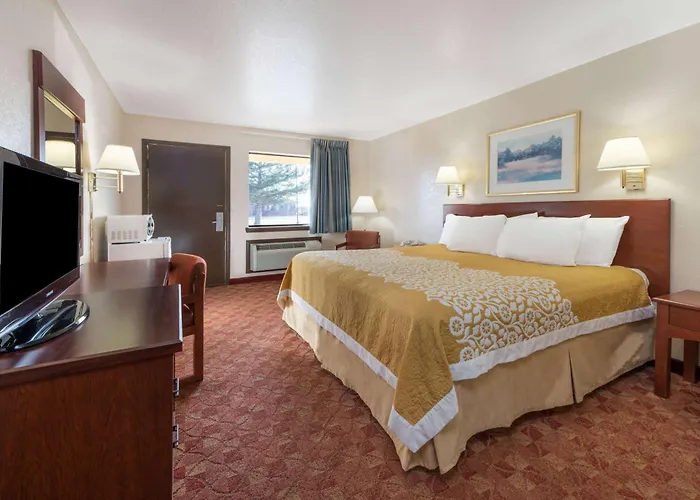 Days Inn By Wyndham Russell