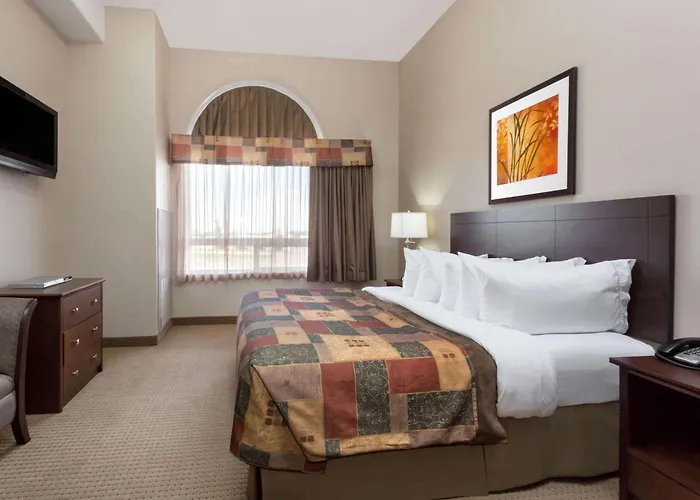 Ramada By Wyndham Weyburn