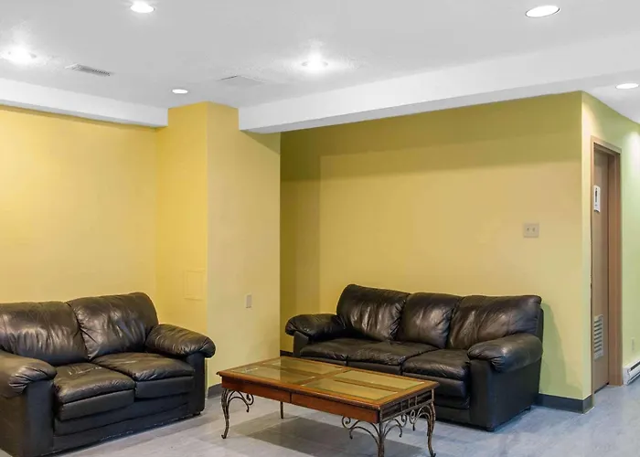 Quality Hotel & Suites